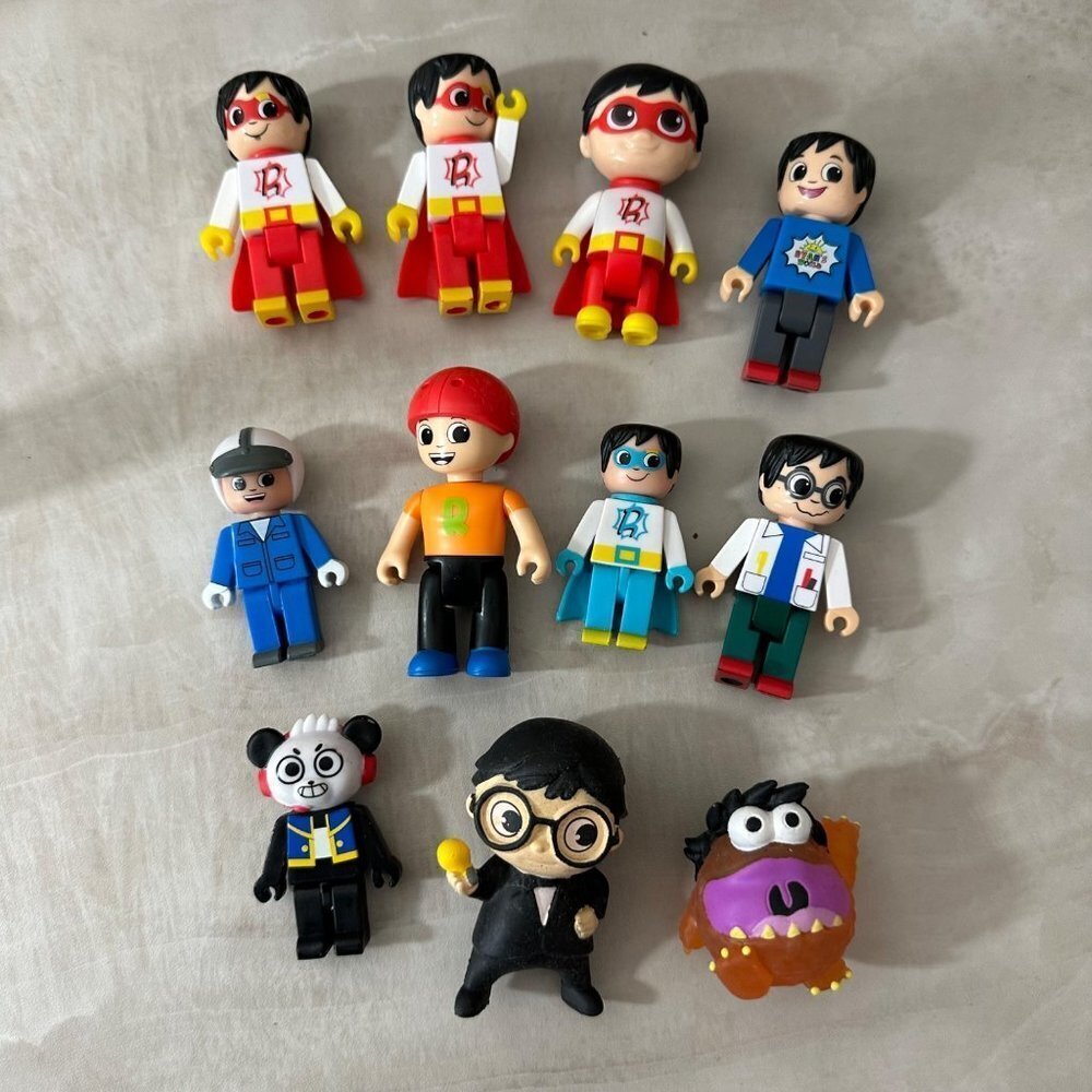 Ryan's World Lot of‎ Mini Figures
